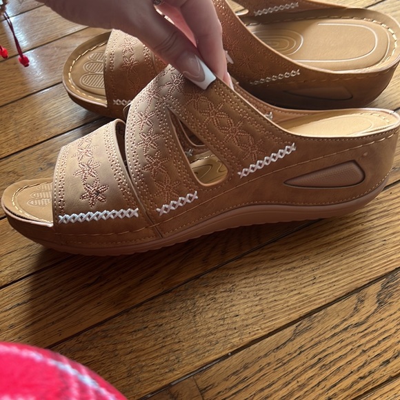 NWOT Size 43  US size 11 Brown Sandals Open Toes with Memory Foam Never Used - Picture 2 of 4